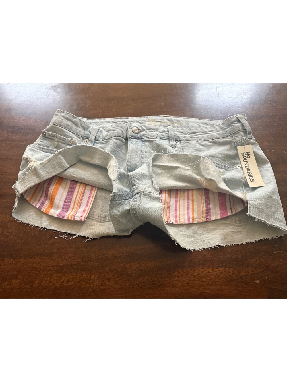 NWT no boundaries low rise slouchy denim shorts size 18 light stone wash
